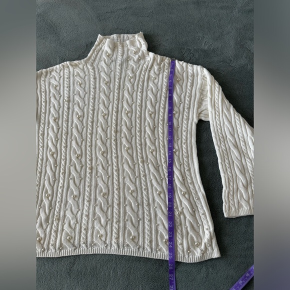 In2 by InCASHMERE - Cable Knit Sweater w Pearl Embellishments - Size M - Picture 8 of 9